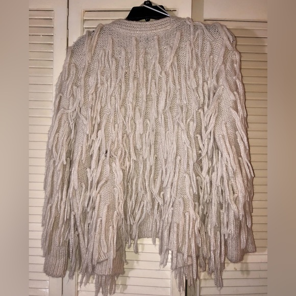 Lunik woman’s cream colored fringe sweater/cardigan size small - Picture 5 of 5